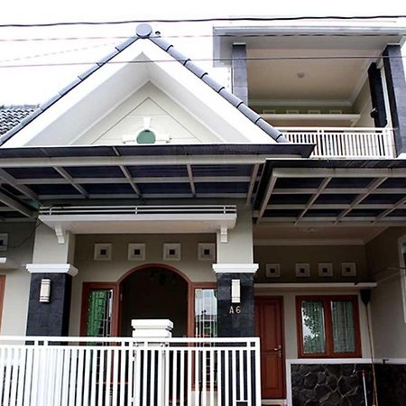 Express O 92106 Nayus Homestay Syariah Jogjacarta Exterior foto